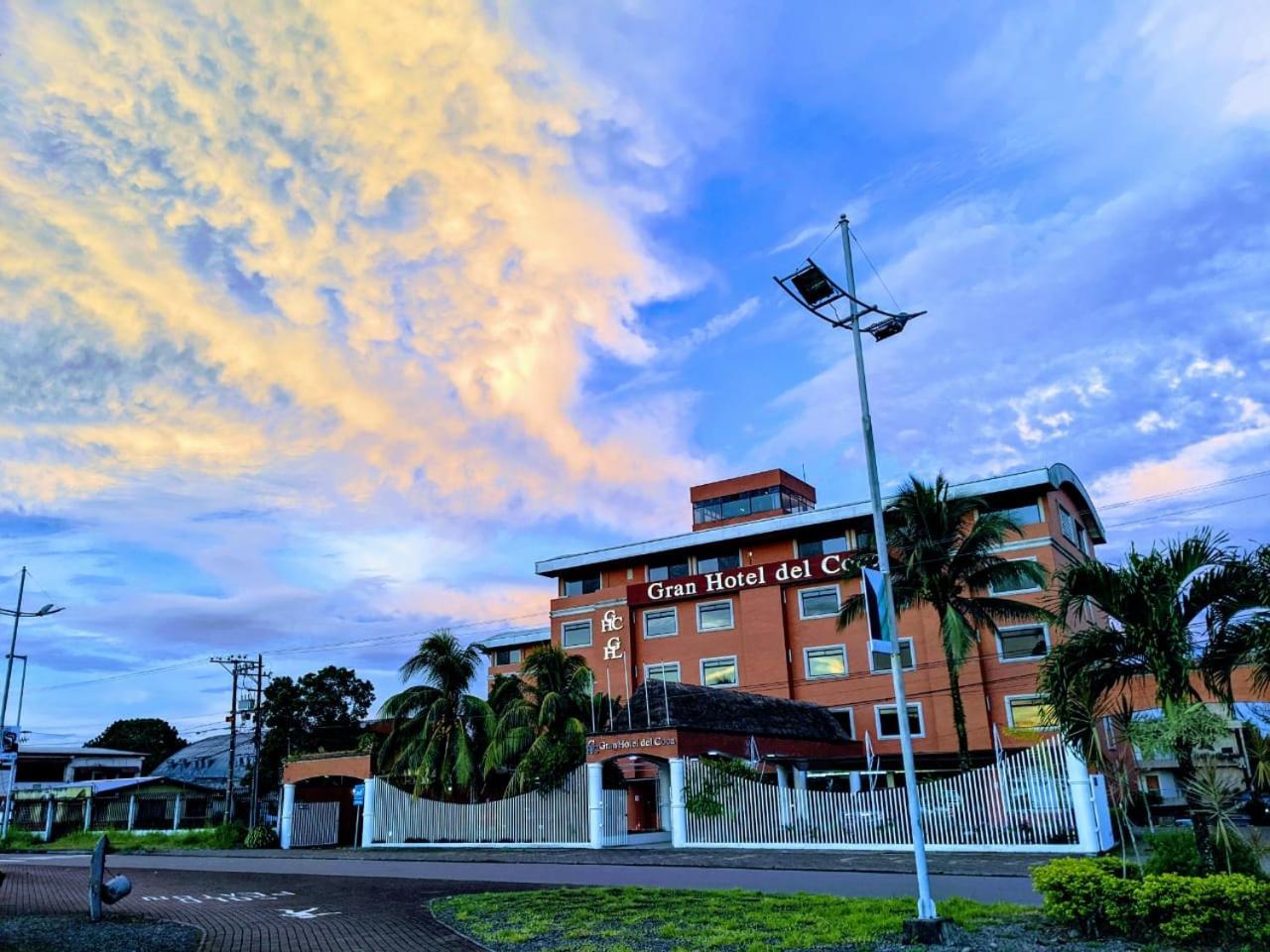 Gran Hotel De Lago - El Coca ปวยร์โตฟรานซิสโก เด โอเรยานา ภายนอก รูปภาพ